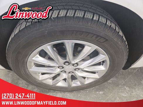 Used 2019 Buick Enclave Premium FWD image 5