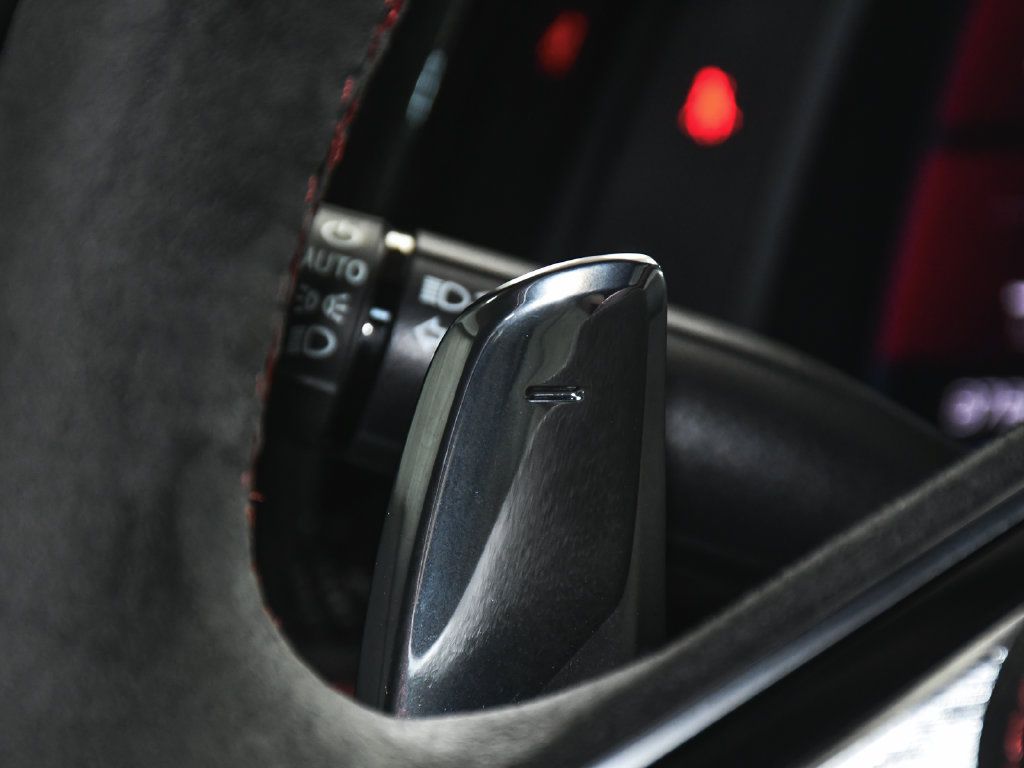 Used 2024 Chevrolet Corvette Stingray Premium Conv w/ Z51 Performance Package RWD image 36
