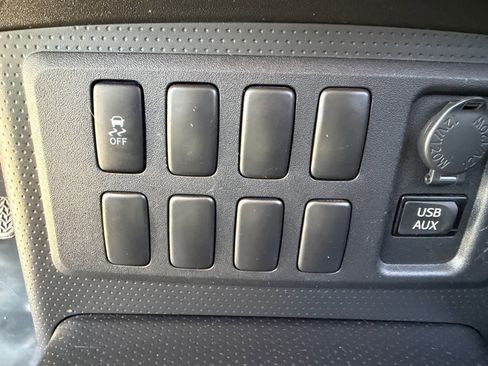 Used 2014 Toyota FJ Cruiser 4WD w/ Convenience Package image 26