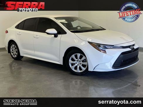 Certified 2025 Toyota Corolla LE FWD image 1