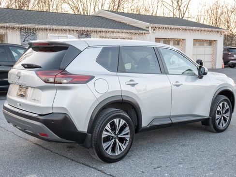 Used 2023 Nissan Rogue SV AWD/4WD image 12