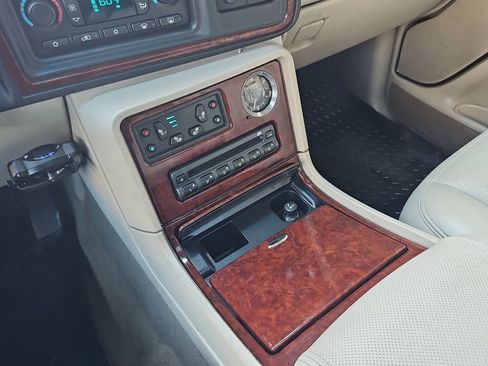 Used 2006 Cadillac Escalade ESV Platinum AWD/4WD image 26