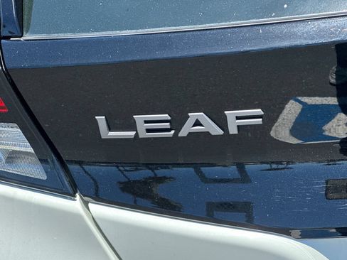 Used 2024 Nissan Leaf S FWD image 27