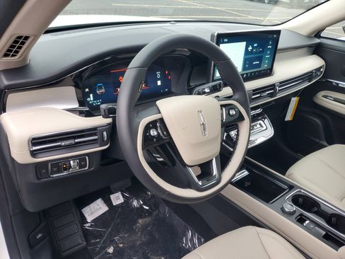 New 2026 Lincoln Corsair Premiere image 13