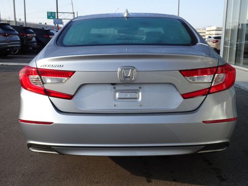 Used 2018 Honda Accord LX image 4