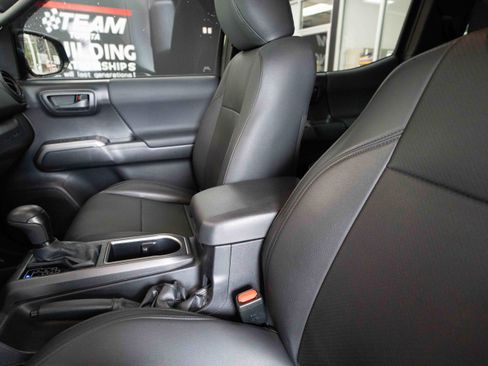 Used 2023 Toyota Tacoma TRD Sport AWD/4WD image 10