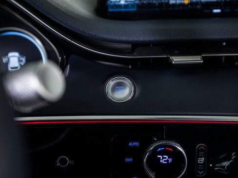 Used 2022 Genesis GV70 3.5T Sport image 29