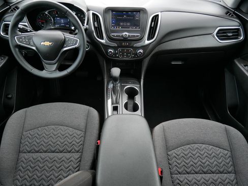 Used 2023 Chevrolet Equinox LT AWD/4WD image 10