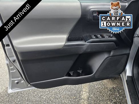 Used 2022 Toyota Tacoma SR AWD/4WD image 26