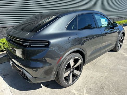 Used 2026 Porsche Macan 4 Electric AWD/4WD image 9