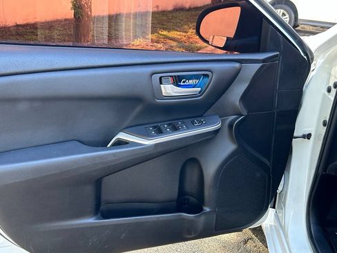 Used 2016 Toyota Camry LE FWD image 15