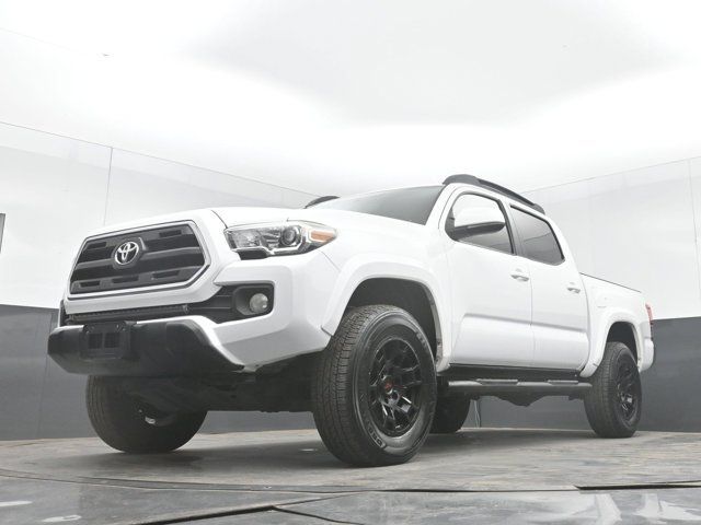 Used 2017 Toyota Tacoma SR5 w/ Tow Package AWD/4WD image 42