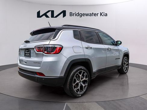 Used 2025 Jeep Compass Limited AWD/4WD image 6