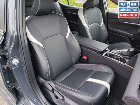 Used 2025 Toyota Camry SE FWD image 18