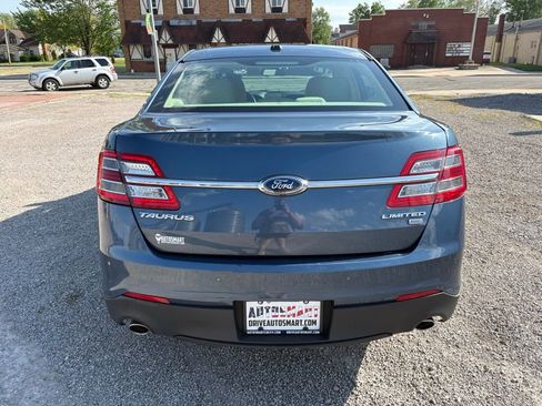 Used 2018 Ford Taurus Limited AWD/4WD image 24
