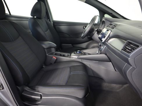 Used 2024 Nissan Leaf S image 10