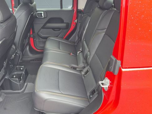 New 2025 Jeep Gladiator Sport image 13