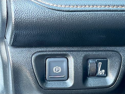 Used 2023 GMC Acadia AT4 image 10