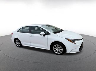 Used 2025 Toyota Corolla LE video 2
