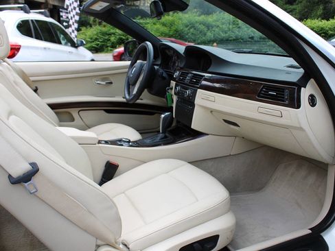 Used 2012 BMW 328i Convertible RWD image 32