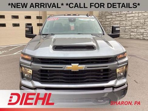 Used 2024 Chevrolet Silverado 2500 Custom w/ Custom Value Package AWD/4WD image 3