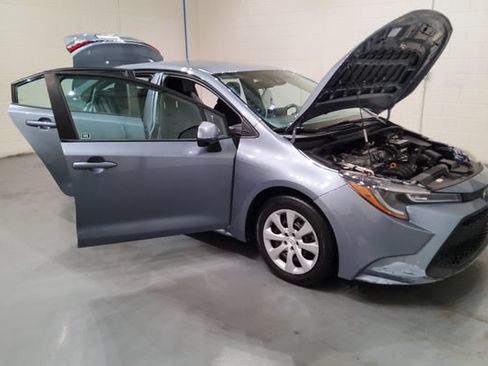 Used 2021 Toyota Corolla LE FWD image 9