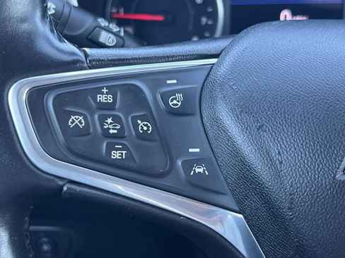 Used 2022 Chevrolet Equinox Premier image 9