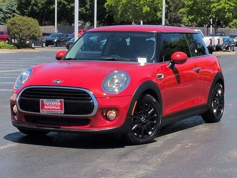 Used 2018 MINI Cooper 2-Door Hardtop FWD image 2