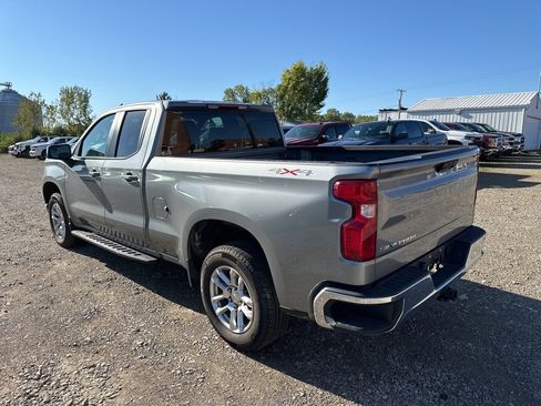 Used 2025 Chevrolet Silverado 1500 LT image 3