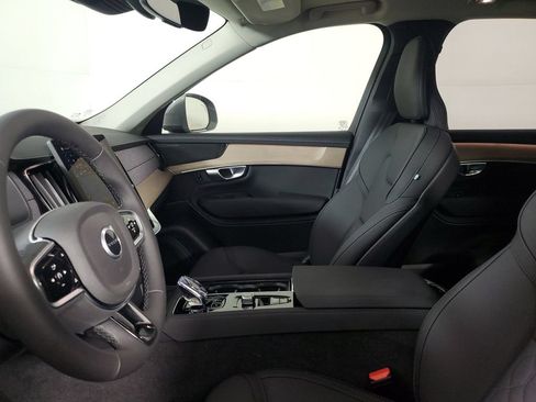 Certified 2025 Volvo XC90 T8 Plus w/ Protection Package Premier AWD/4WD image 20