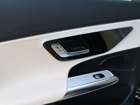 Used 2025 Mercedes-Benz E 350 Sedan image 24