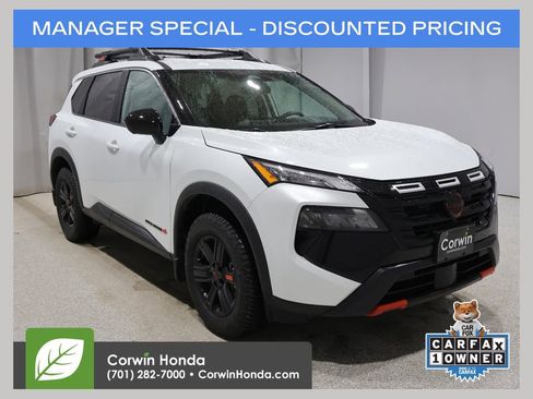 Used 2025 Nissan Rogue SV AWD/4WD image 1