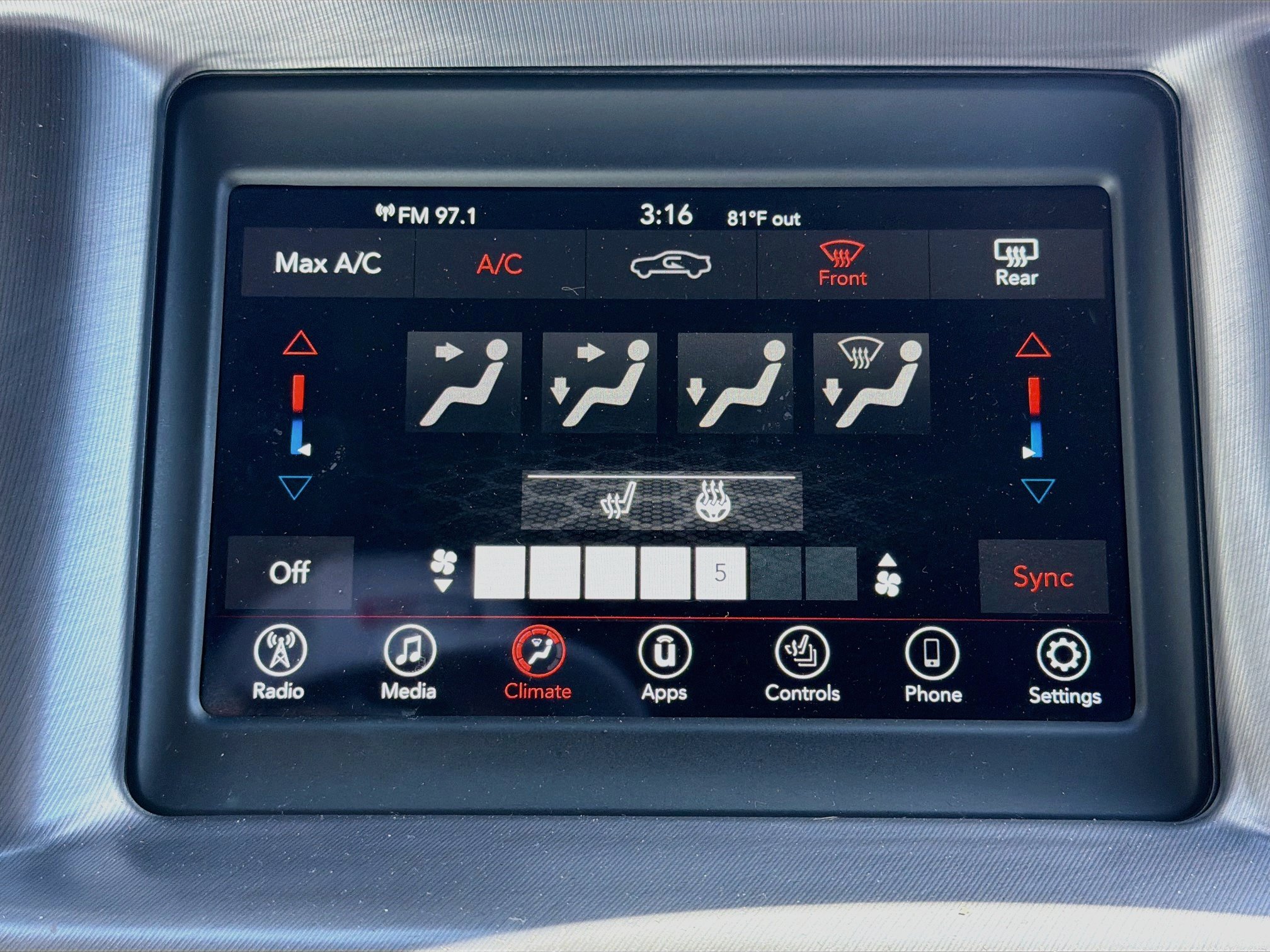 Used 2021 Dodge Charger SXT w/ Cold Weather Package RWD image 25