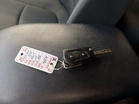 Used 2021 Toyota RAV4 LE image 26