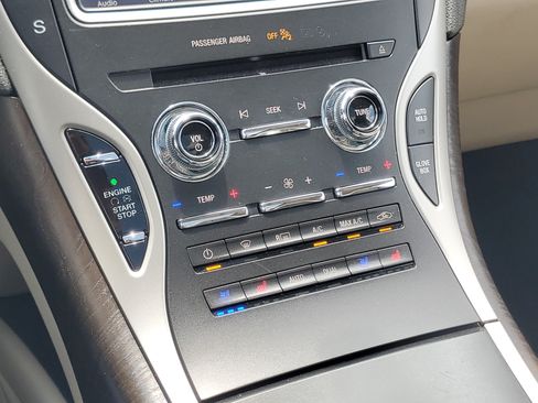 Certified 2020 Lincoln Nautilus Reserve AWD/4WD image 18