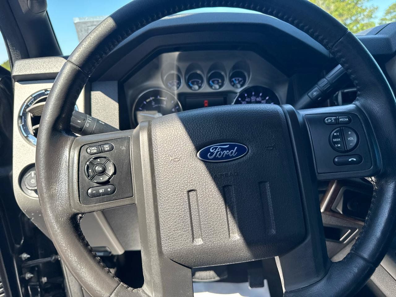 Used 2015 Ford F250 Lariat w/ Lariat Ultimate Package AWD/4WD image 17