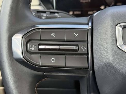 Used 2025 GMC Acadia AT4 w/ Luxury Package AWD/4WD image 26