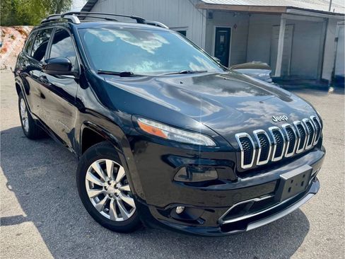 Used 2018 Jeep Cherokee Overland w/ Technology Group image 3