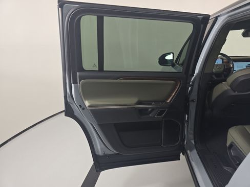 Used 2023 Rivian R1S Adventure AWD/4WD image 17