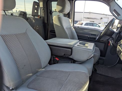 Used 2015 Ford F350 XLT w/ Snow Plow Prep Package image 35