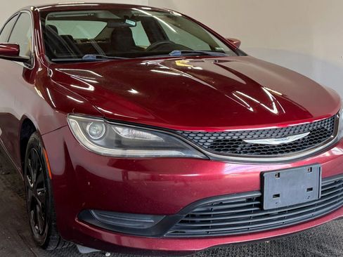 Used 2016 Chrysler 200 LX FWD image 4