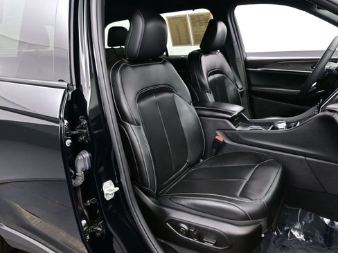 Used 2024 Jeep Grand Cherokee Limited w/ Luxury Tech Group II image 14