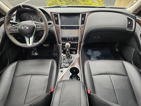 Used 2018 INFINITI Q50 Luxe w/ Essential Package (3.0T Luxe) image 9