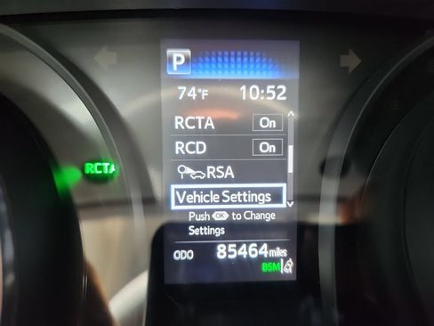 Used 2022 Toyota Camry SE w/ Audio Upgrade Package FWD image 18