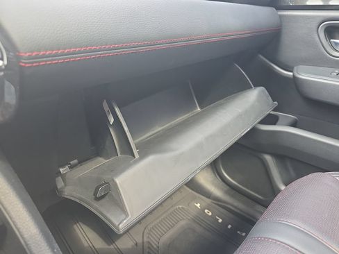 Used 2025 Honda Pilot Black Edition image 37