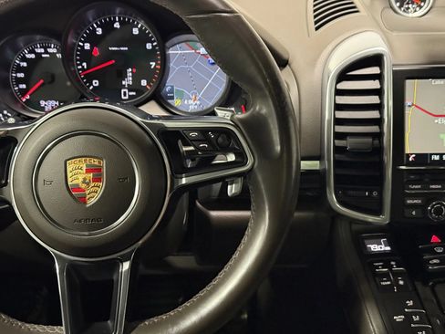 Used 2016 Porsche Cayenne AWD/4WD image 25