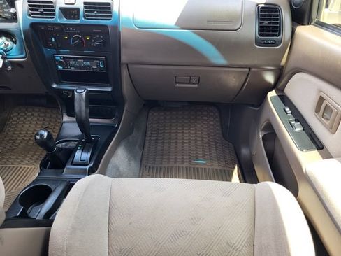 Used 2002 Toyota 4Runner SR5 AWD/4WD image 26