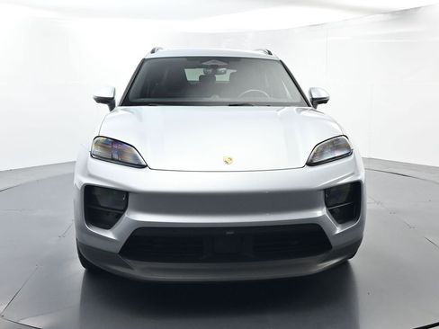 Certified 2025 Porsche Macan Electric RWD image 18