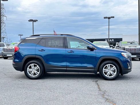 Certified 2020 GMC Terrain SLE w/ Driver Convenience Package AWD/4WD image 3