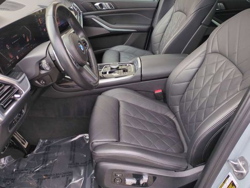 Certified 2023 BMW X7 xDrive40i w/ M Sport Package image 17
